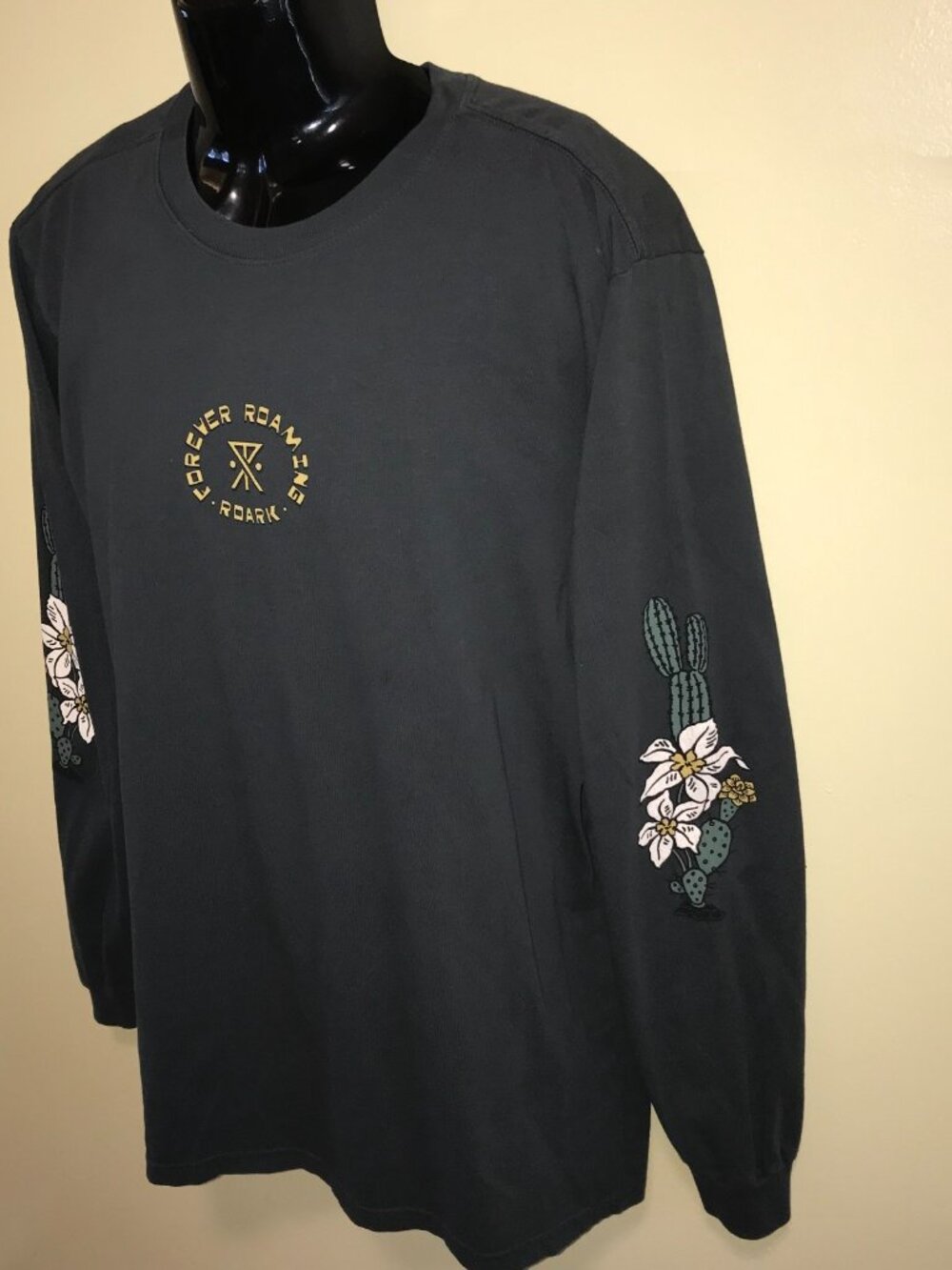 Men's Roark Forever Roaming Jaguar Long Sleeve T-shirt-Garment Dyed-Size: L - Picture 13 of 16